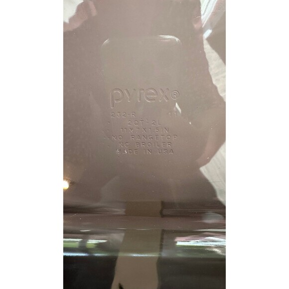 Collectible Kitchen, Pyrex Visions, Cranberry Glass Rectangular Pan, 11x7x1.5 - Picture 4 of 4